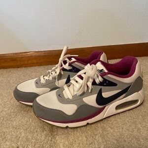 Women’s Nike Air Max Correlate Shoe Sz 9.5